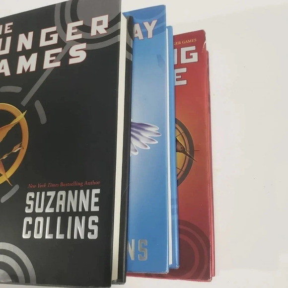 The Hungar Games Trilogy Set of 3 by Suzanne Collins. - Picture 3 of 9